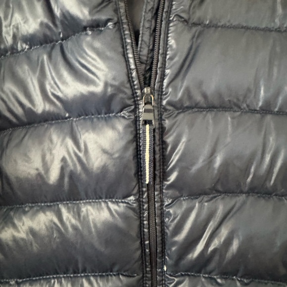 Uniqlo Women's Navy Puffer Jacket - Picture 4 of 5